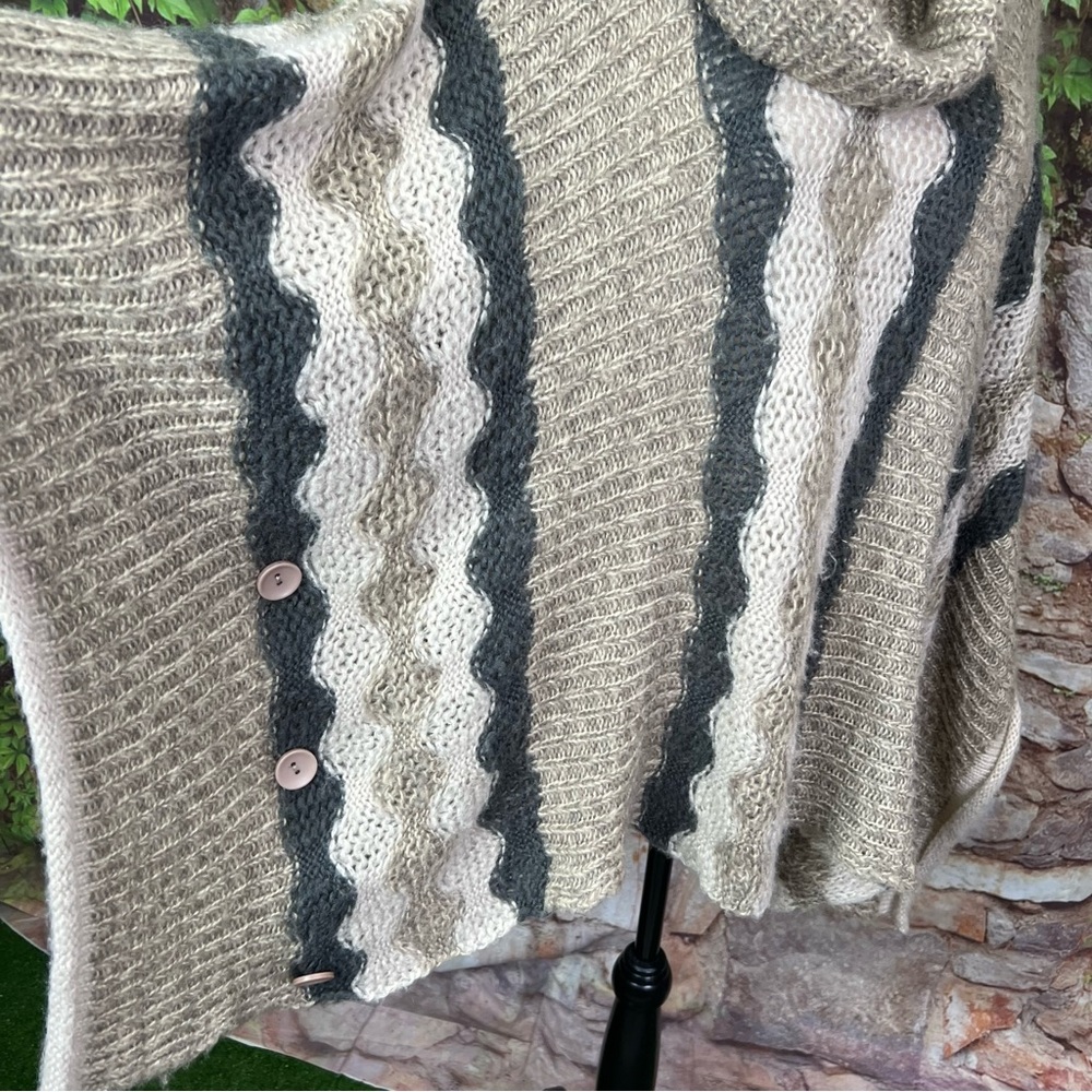 KEREN HART Boho Festival Oatmeal and Tan Cozy Wool Blend Cowl Neck Poncho, S/M - Picture 4 of 12